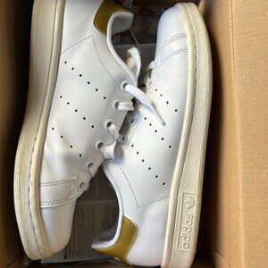 Adidas Stan Smith white and gold leather casual sneakers size 4 Youth